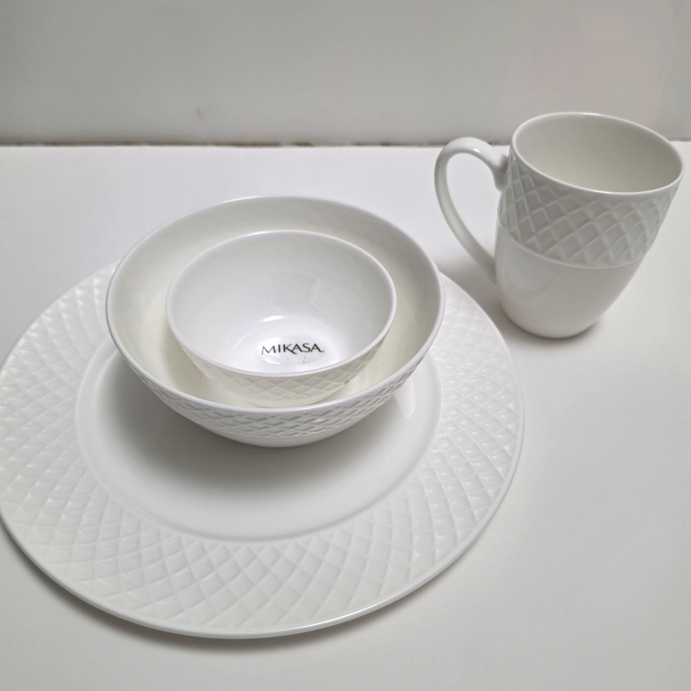 Mikasa Trellis White Bone China 4pc Dinner Set Plate Bowl Mug MW/DS Safe
